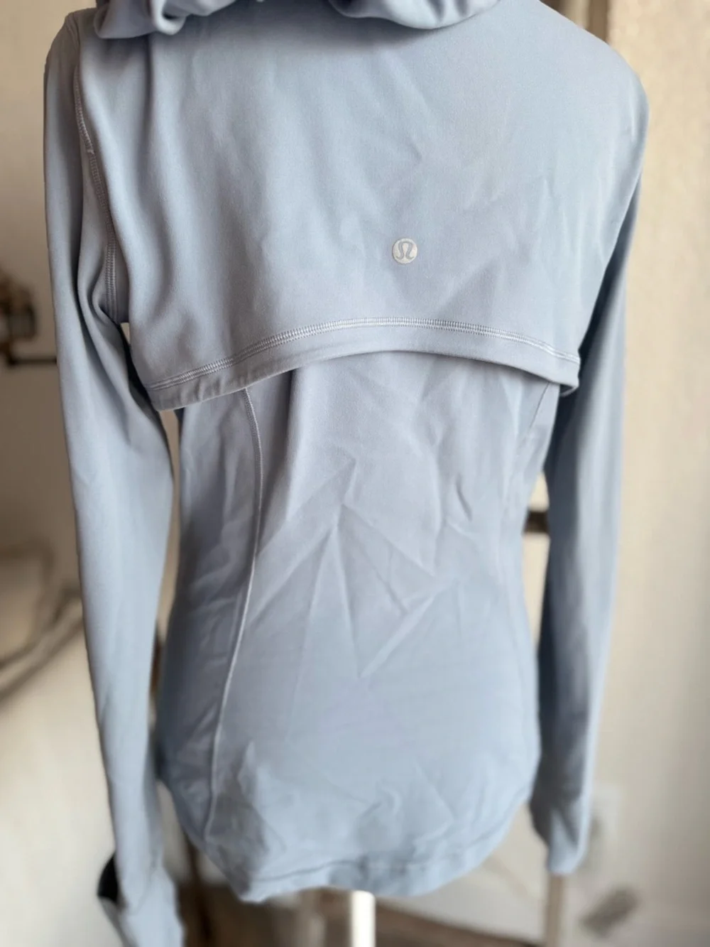 lululemon athletica sleek fitted